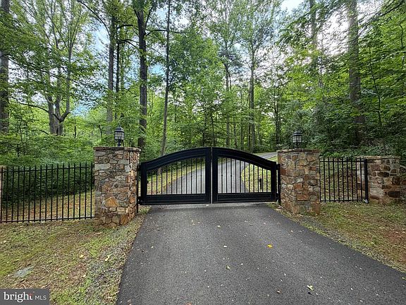 2nd image of 3665 Creels Ln