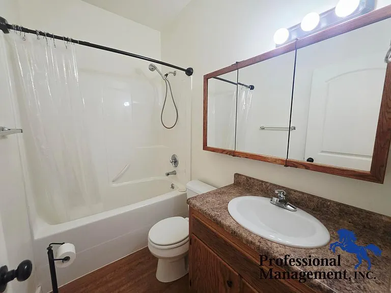 4115 State Ave — Photo 5