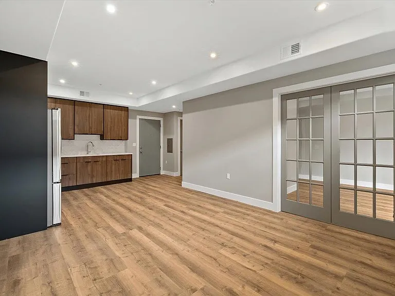 4237 Bergen Tpke #4B — Photo 3