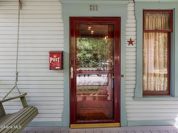 3rd image of 211 2nd St