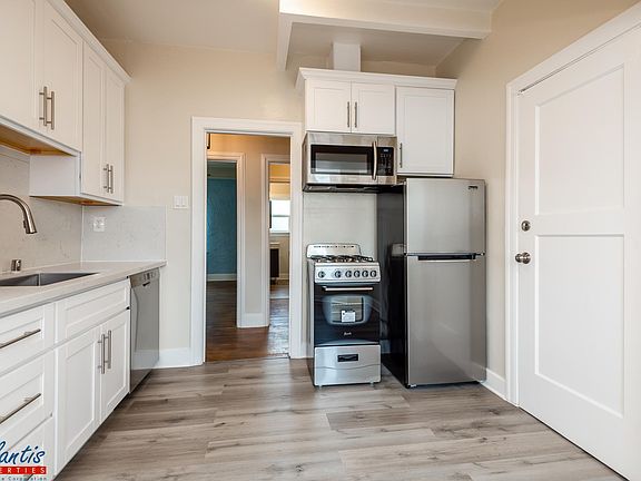 3rd image of 710 N 2nd St APT 3