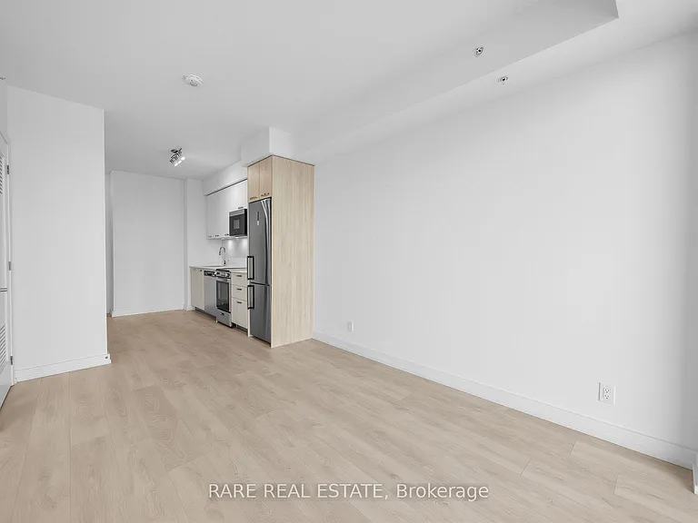75 James St S #2104 — Photo 6