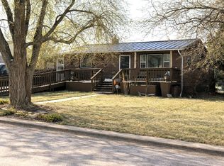 306 10th Ave, Edgemont, SD 57735