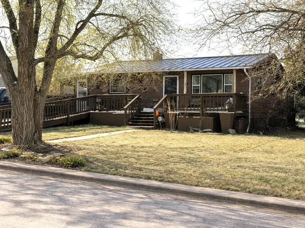 306 10th Ave, Edgemont, SD 57735
