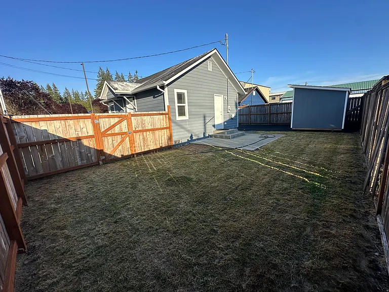 404 E Stanley St — Photo 6