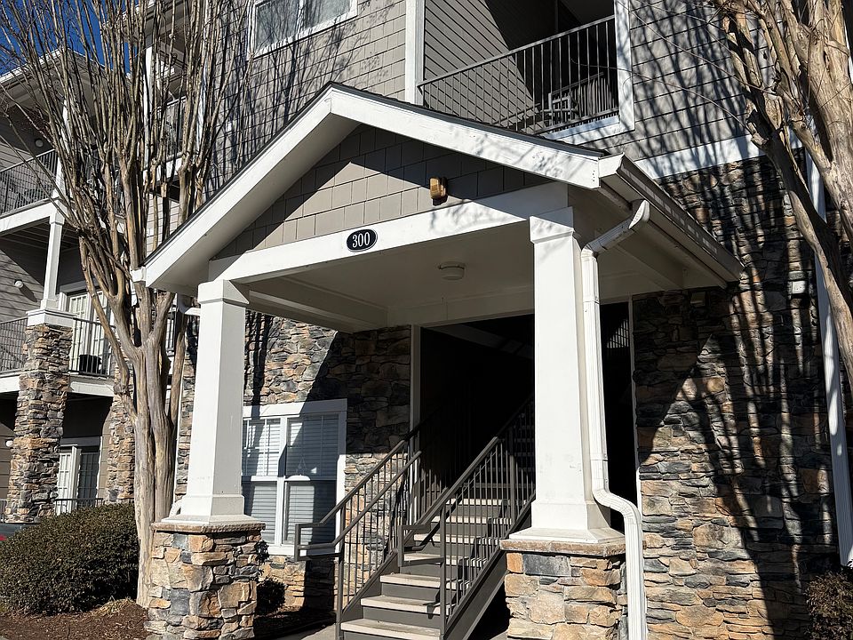 1st image of 300 Vista Lake Dr APT 205
