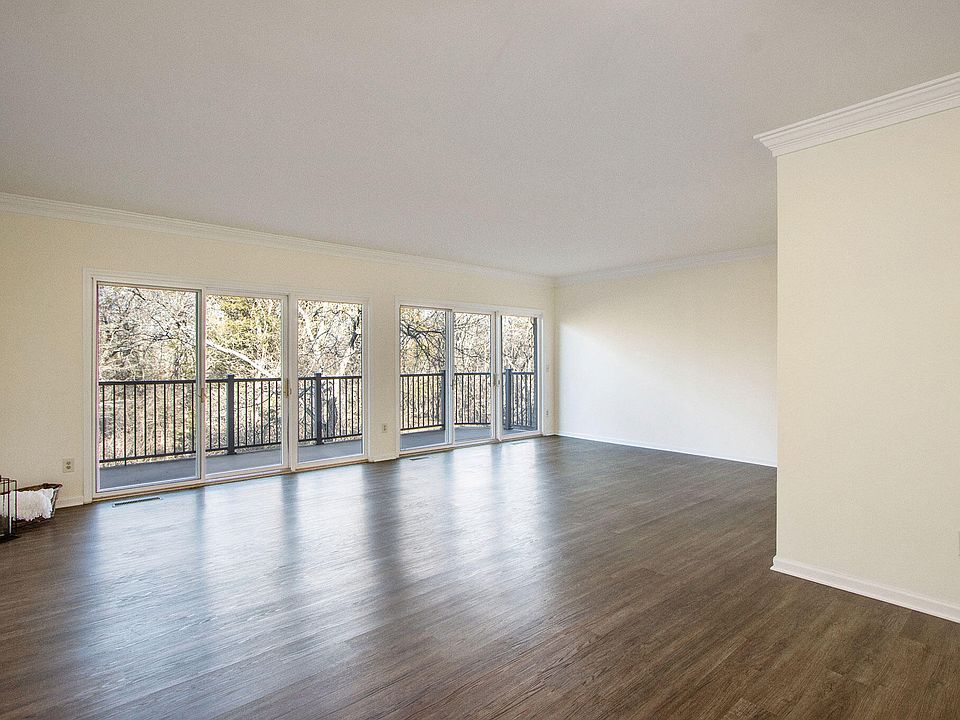 4040 Greenleaf Cir Kalamazoo MI Zillow