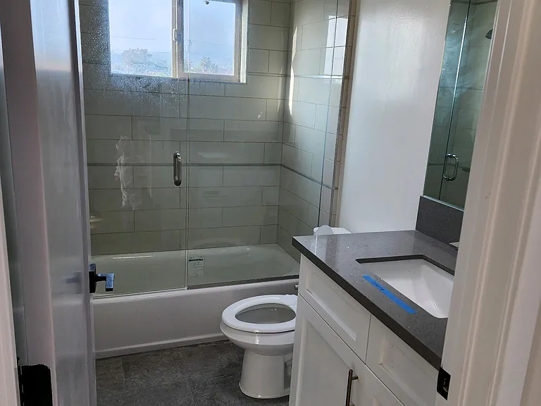 24813 Narbonne Ave — Photo 9