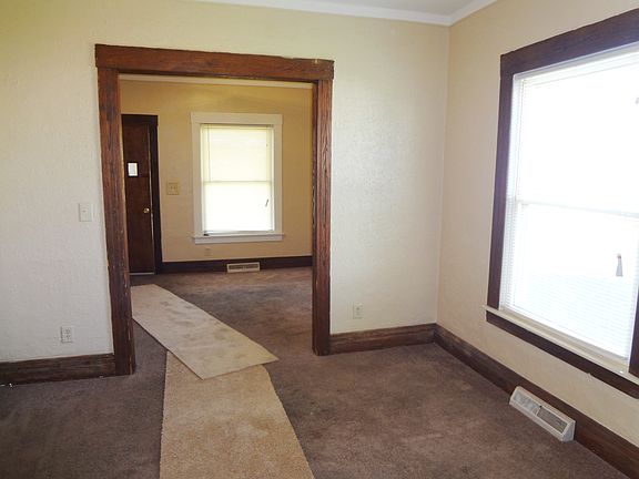 4th image of 3399 13th St