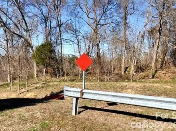 5639 Brookshire Blvd, Charlotte, NC 28216