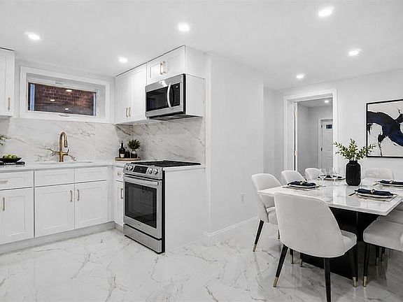 4th image of 263 Quincy Ave #1