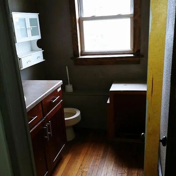 118 E Railroad St #5 — Photo 5