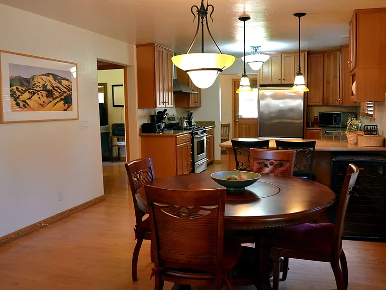 957 Tata Ln — Photo 8