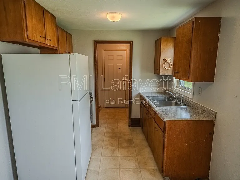 442 Lamplighter Ln — Photo 4