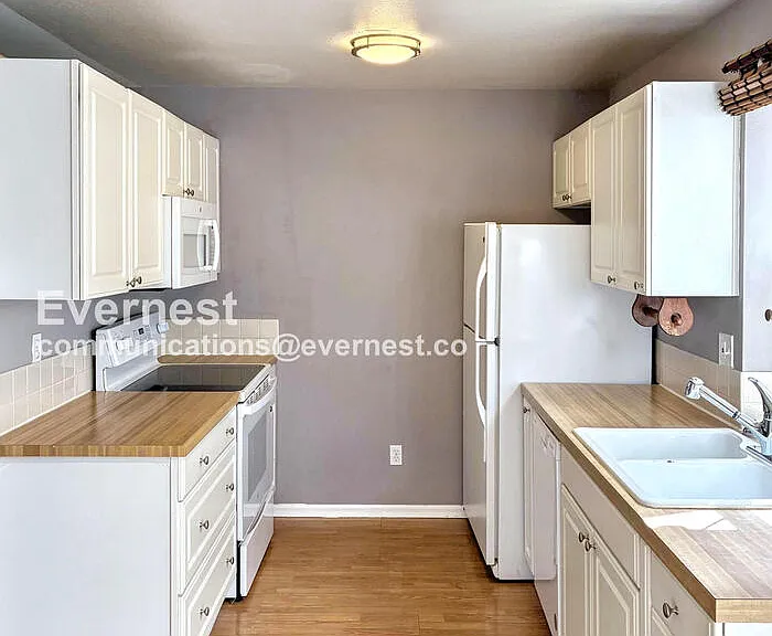 2828 Silverplume Dr #S5 — Photo 6