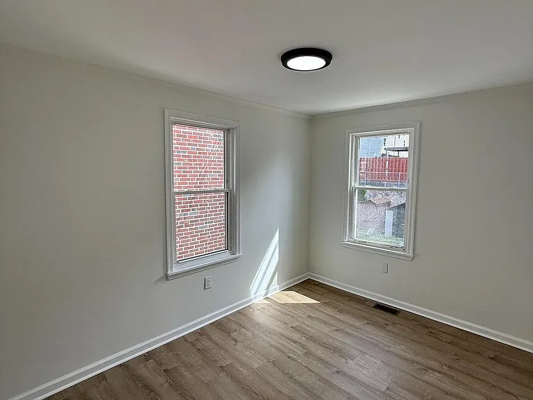 4619 Silverwood St — Photo 11