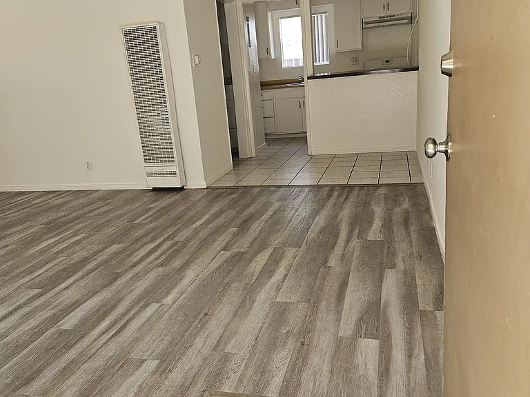 7636 Owensmouth — Photo 30