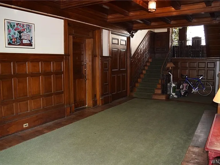 721 W Ferry St #7 — Photo 2