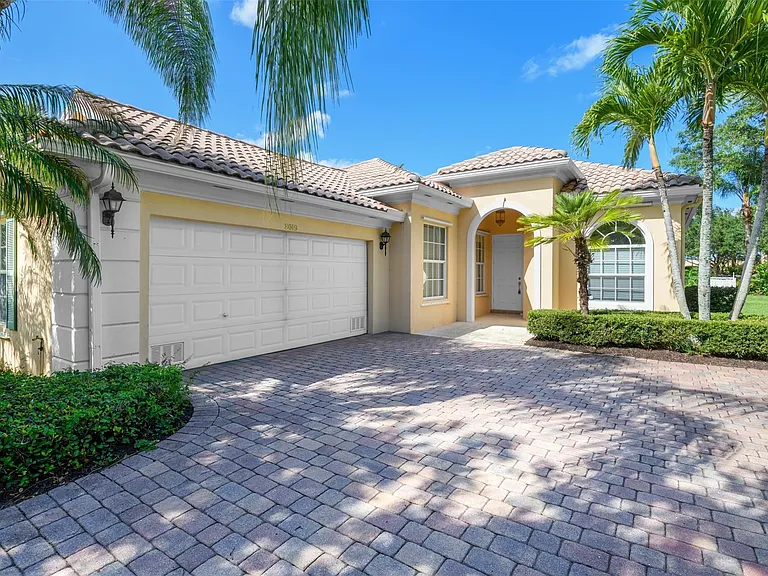 8019 Nevis Pl — Photo 2
