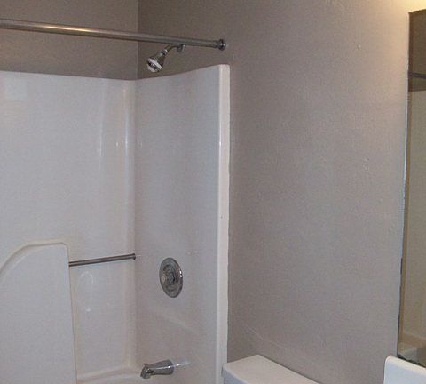 5th image of 2347 Horne Ave APT C
