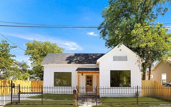 1st image of 326 Sharer St