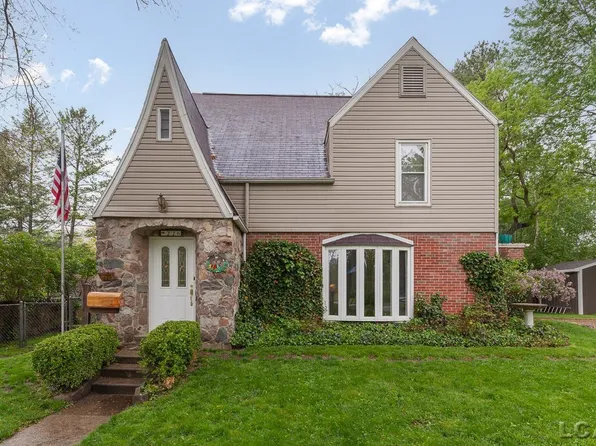 226 River St, Blissfield, MI 49228