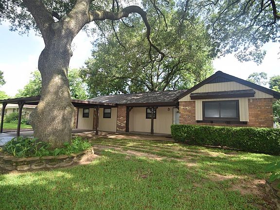 2nd image of 5618 Dahlia Ln