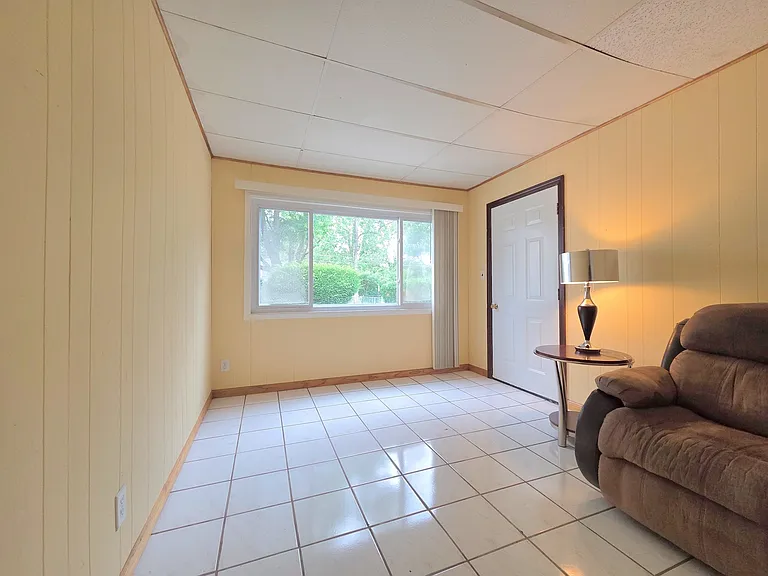 336 E Orchard St — Photo 20