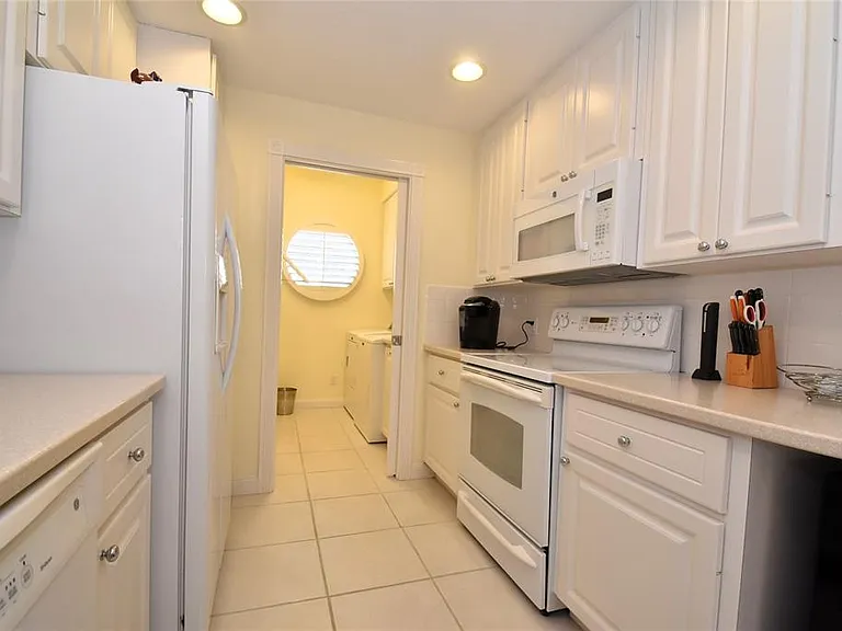 7624 Bergamo Ave #4B — Photo 12