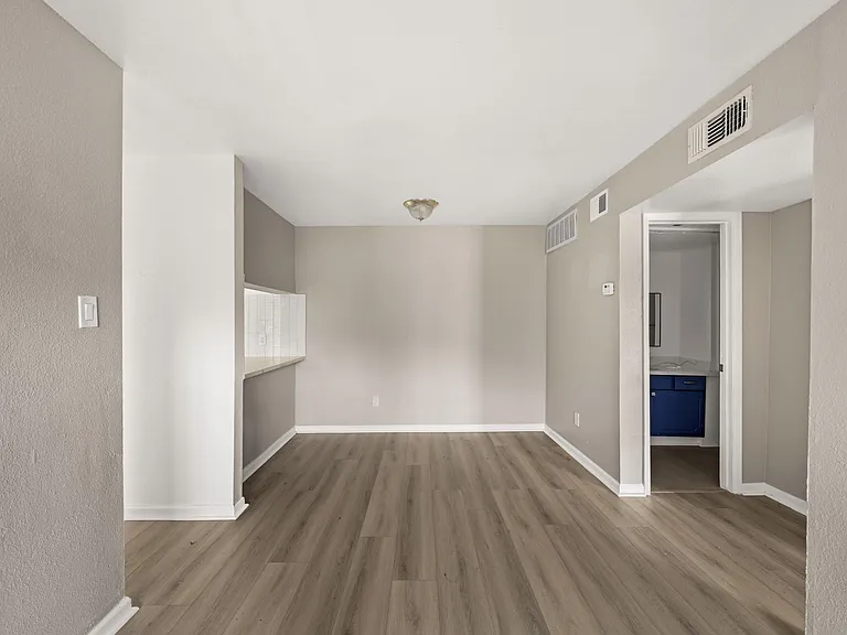 9090 S Braeswood Blvd #75 — Photo 6