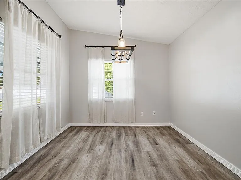 7403 Providence Rd — Photo 35