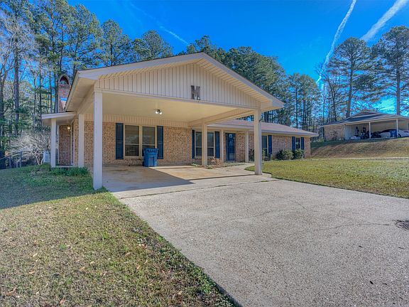 5th image of 102 Maple St