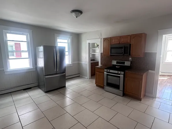 22 Suffolk St #22, Providence, RI 02908