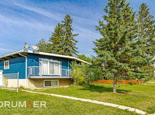 8822 46th Ave NW, Calgary, AB T3B1Y8