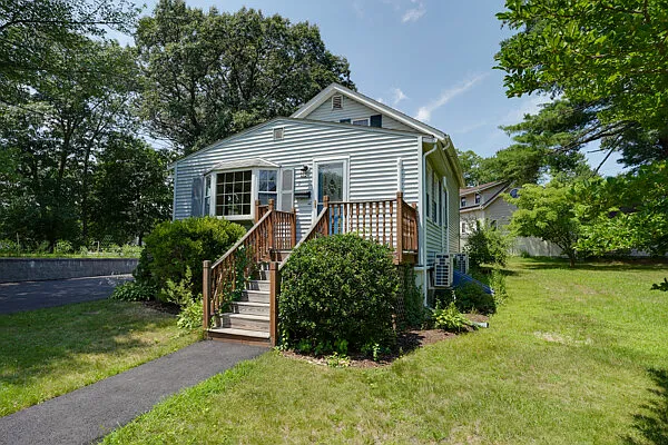 3 bed, 1122 sqft, $4,000 — Photo 1