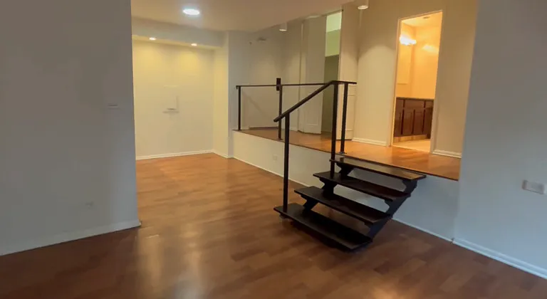 816 N Dearborn St — Photo 2