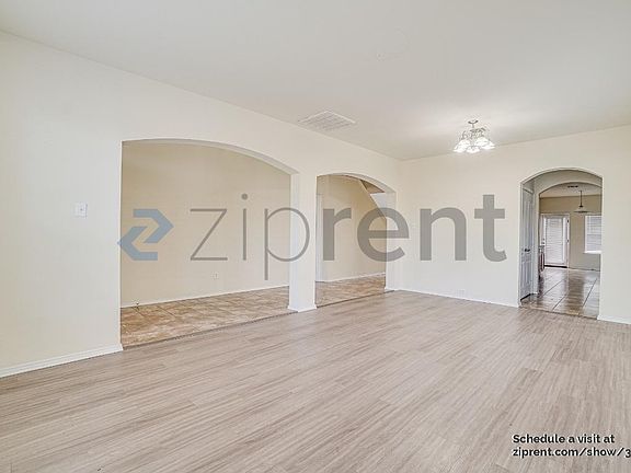 5th image of 424 Northbrook Ave