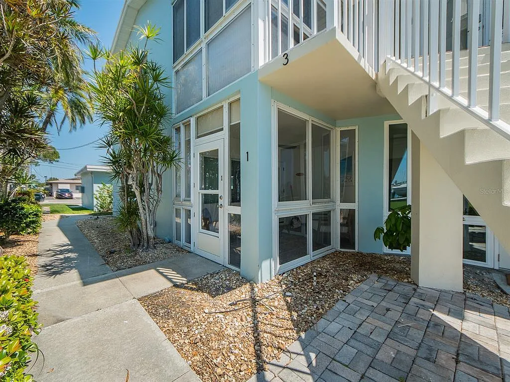 Building Photo - 241 Skiff Point #1
