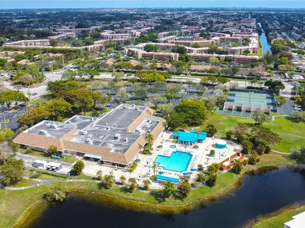 10207 Sunrise Lakes Blvd APT 204, Sunrise, FL 33322