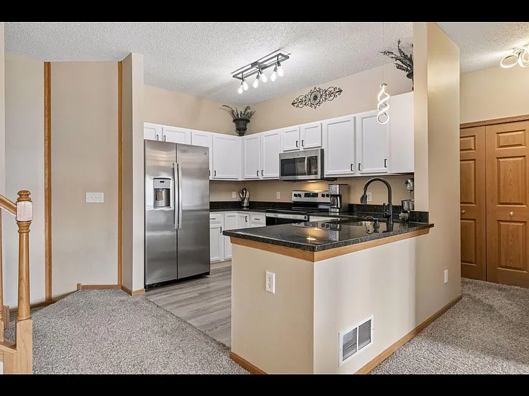 18328 Kerrville Trl — Photo 2