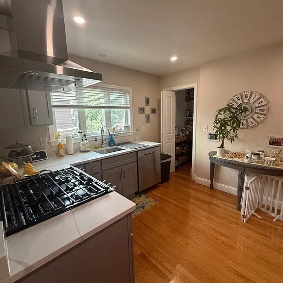 44 Ashland St #2F — Photo 10