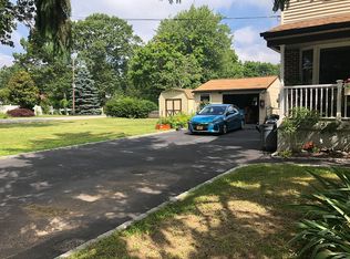 75 Fischer Ave, Islip Terrace, NY 11752
