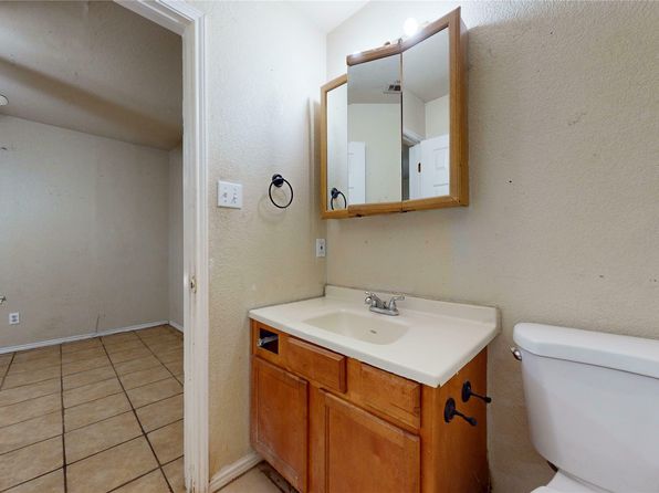 fort-worth-texas-448809362 picture