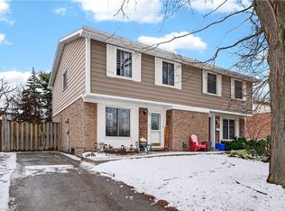 106 Wendover Dr, Hamilton, ON L9C 5X5