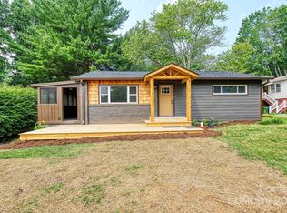 28 N Pershing Rd, Asheville, NC 28805