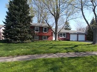 312 Squire Dale Ln, Rochester, NY 14612