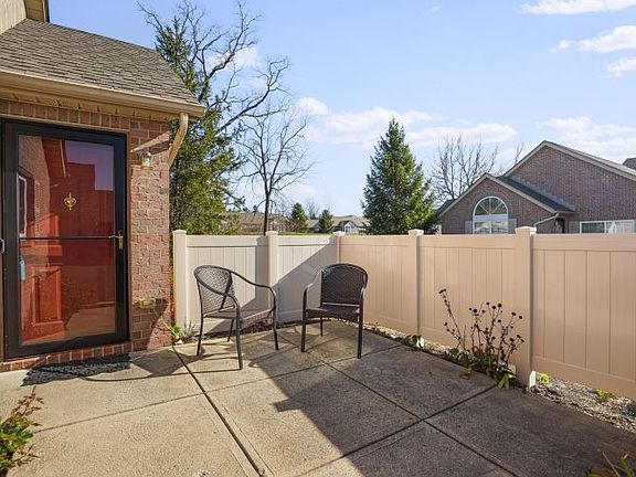 3rd image of 3998 Silvaner Dr #23-399