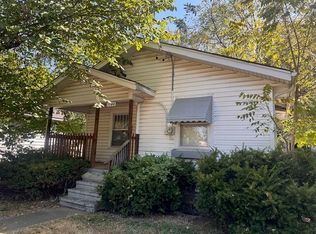 1044 S Stewart Ave, Springfield, MO 65804