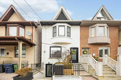793 Pape Ave #4 Photo 1