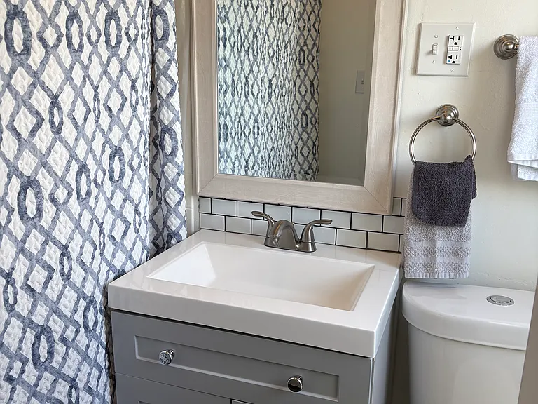 1717 Main St #10 — Photo 8